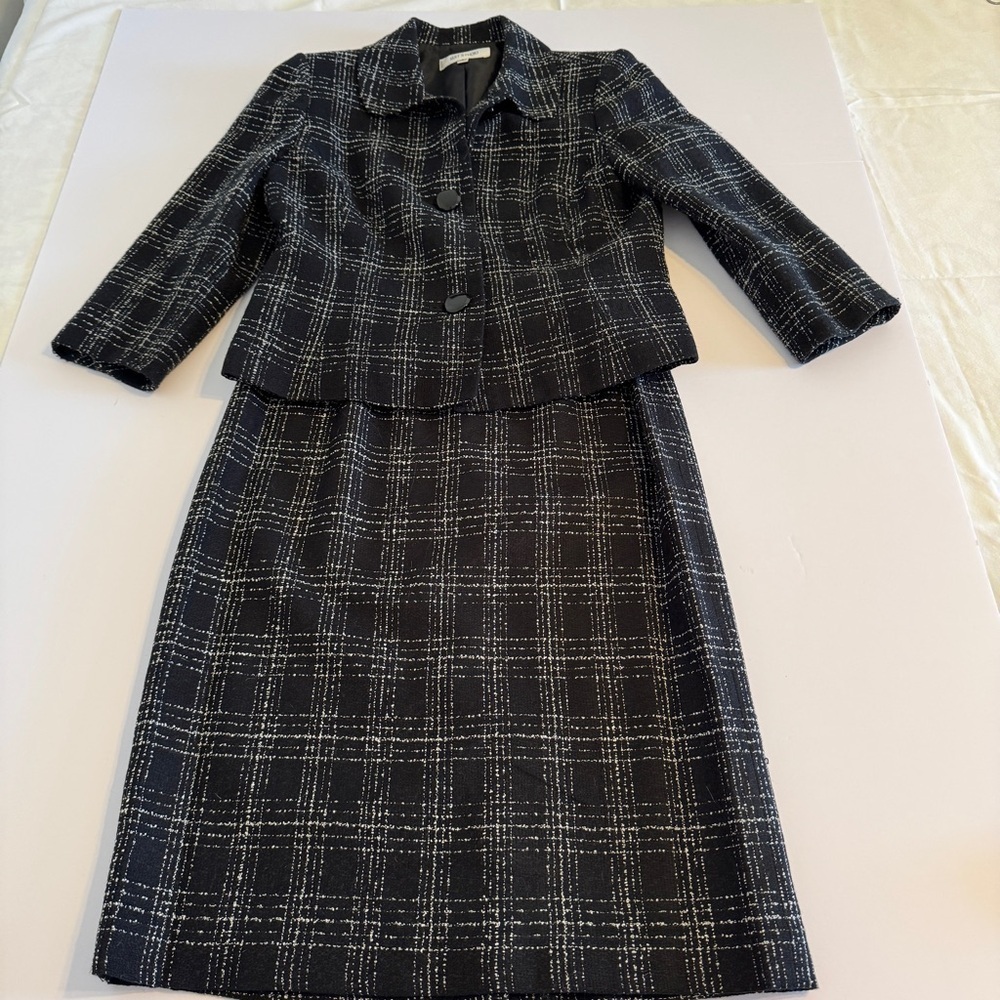 Suit Studio Sz 8 tweed Blazer/skirt set Collared Black White Womens Workwear